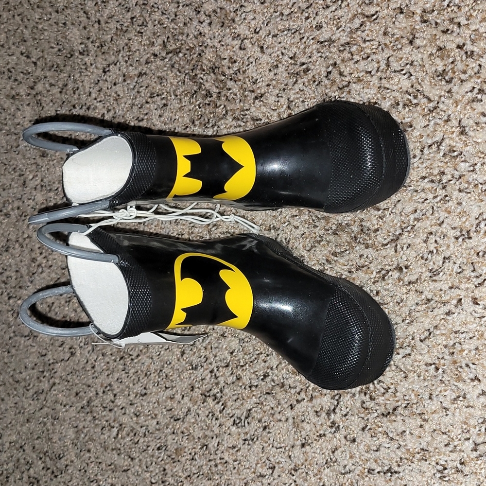 BATMAN GOTHAM GUARDIAN IN BLACK BY WESTERN CHIEF KIDS 5/6 NWB